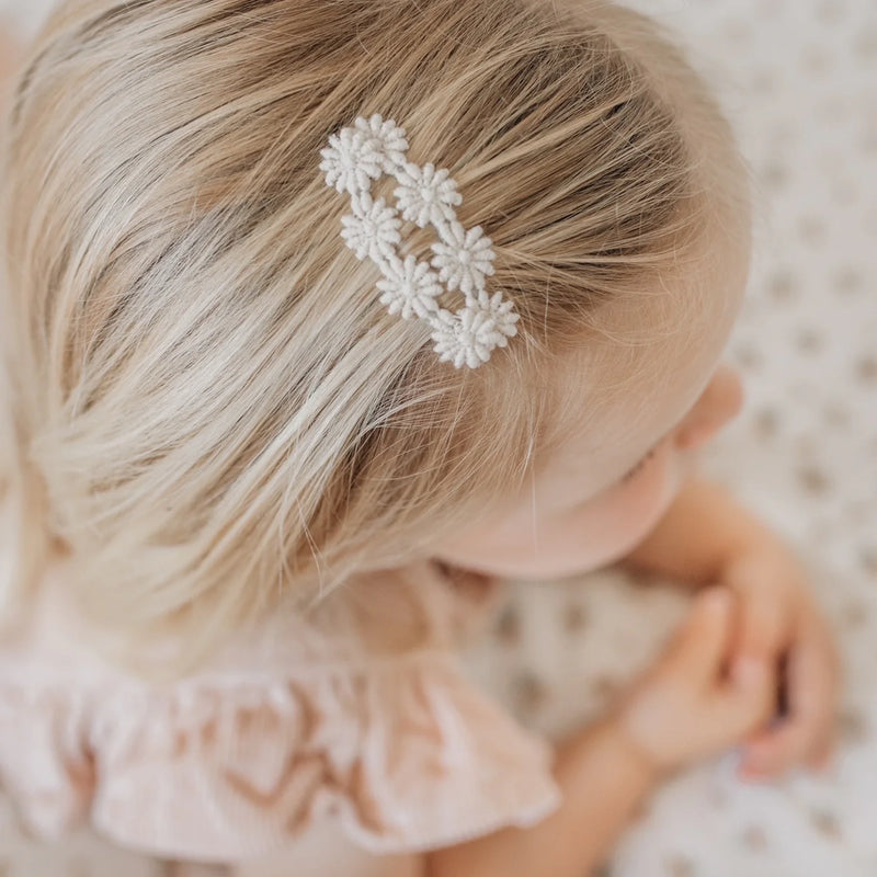 Daisy Chain Clip - Snow - Child Boutique