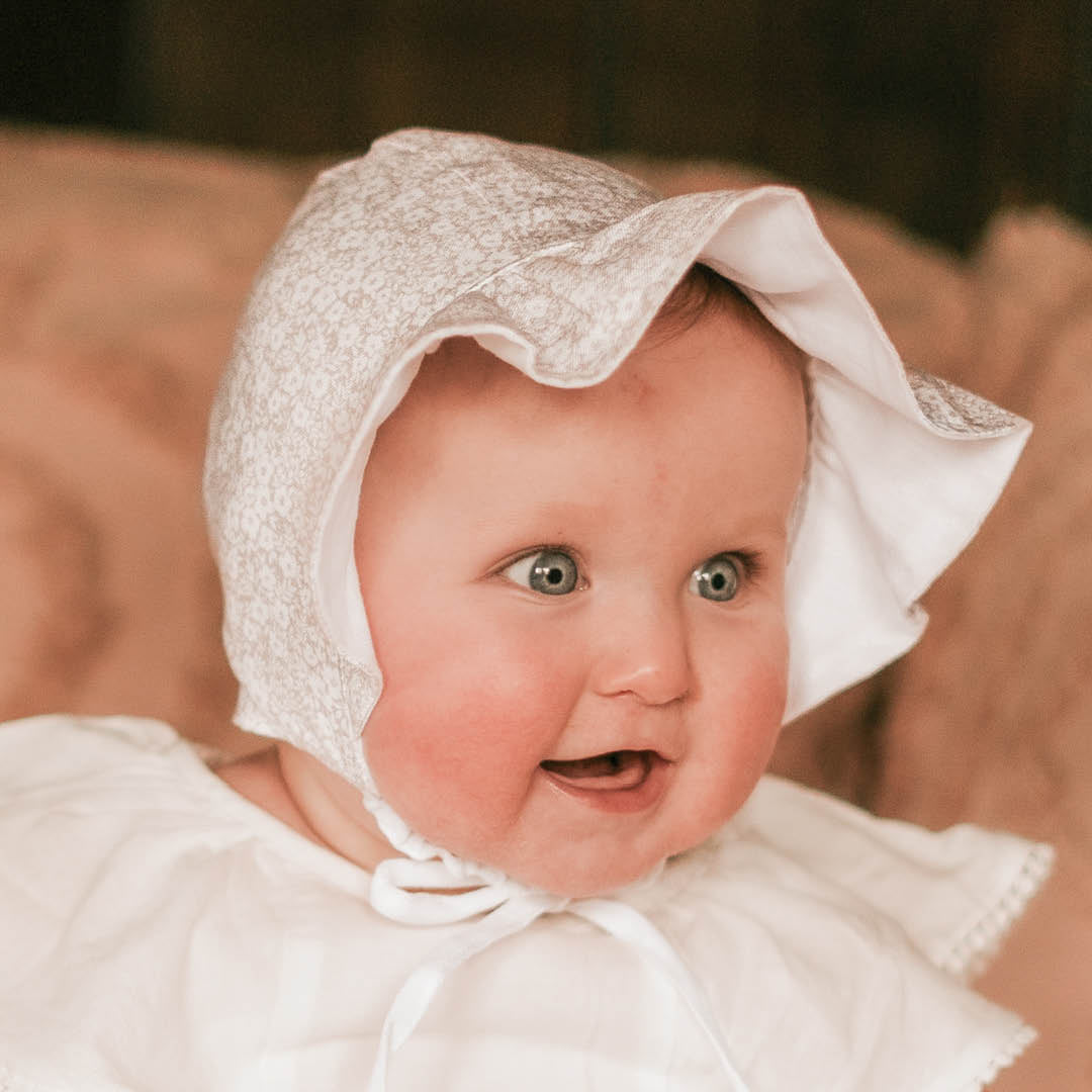 Baby Reversible Ruffle Bonnet - Willow/Blanc - Child Boutique
